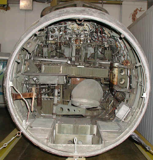 Betty bomber guts.jpg (595954 bytes)