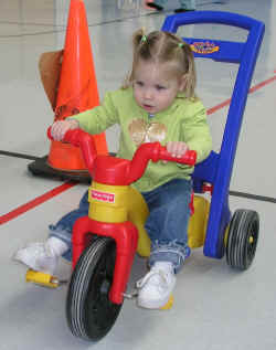 Noelle_bike_4689.jpg (837854 bytes)