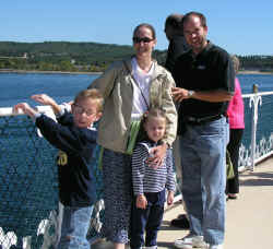 PA072577_branson_bell_family.JPG (746607 bytes)