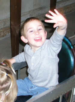 Josiah_wave_4350.jpg (363666 bytes)