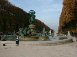 paris020.jpg (407473 bytes)